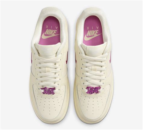 nike wmns air force 1 07 se weiß pink